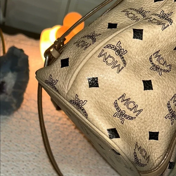 MCM Beige Visetos Coated Canvas Large Tote/Crossbody – Two-Way Bag - Picture 8 of 17